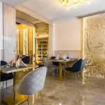 Sant'angelo Station Hotel